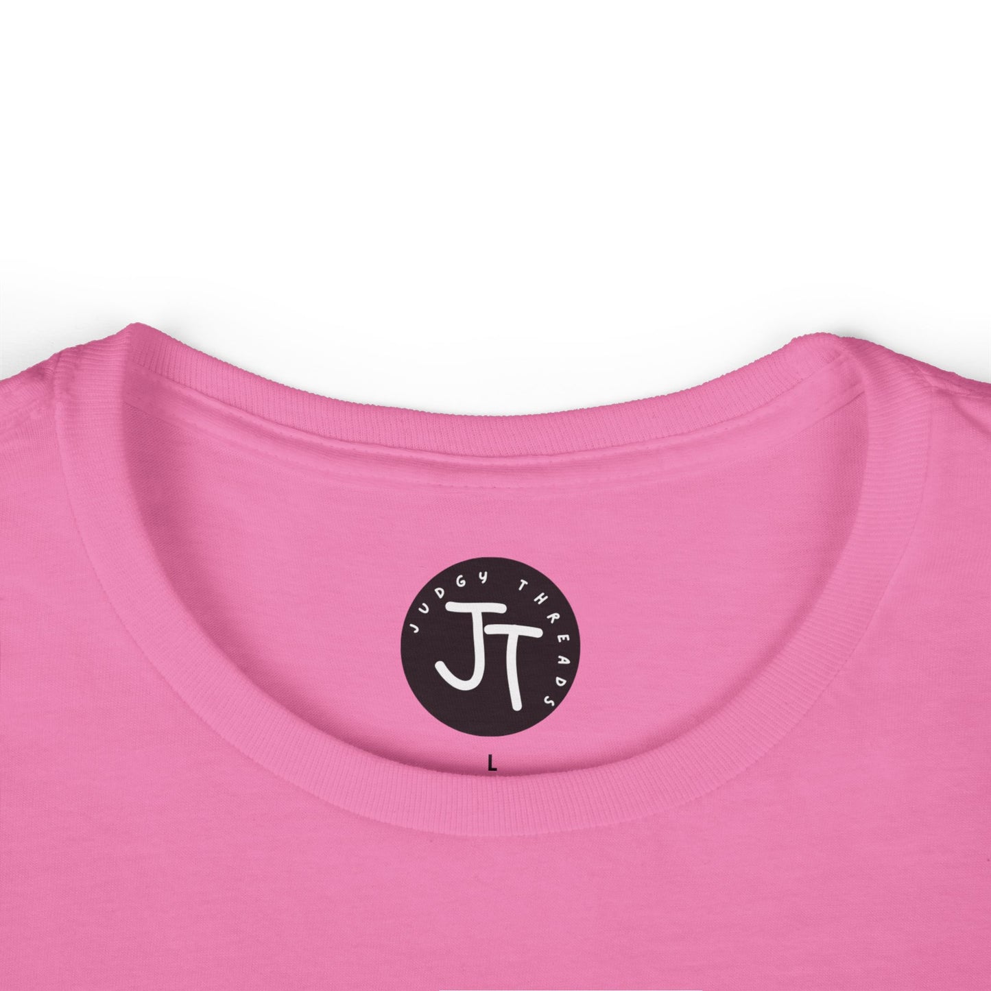 Legendary Mom Status Tee - Perfect for Gamer Moms!