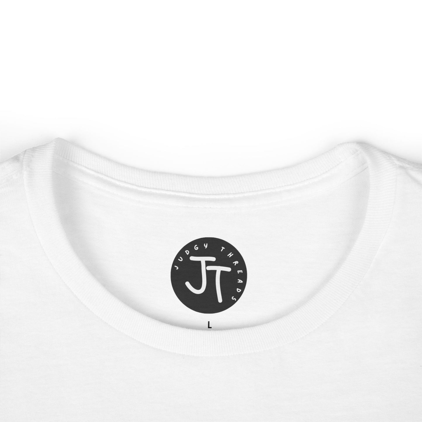 Legendary Mom Status Tee - Perfect for Gamer Moms!